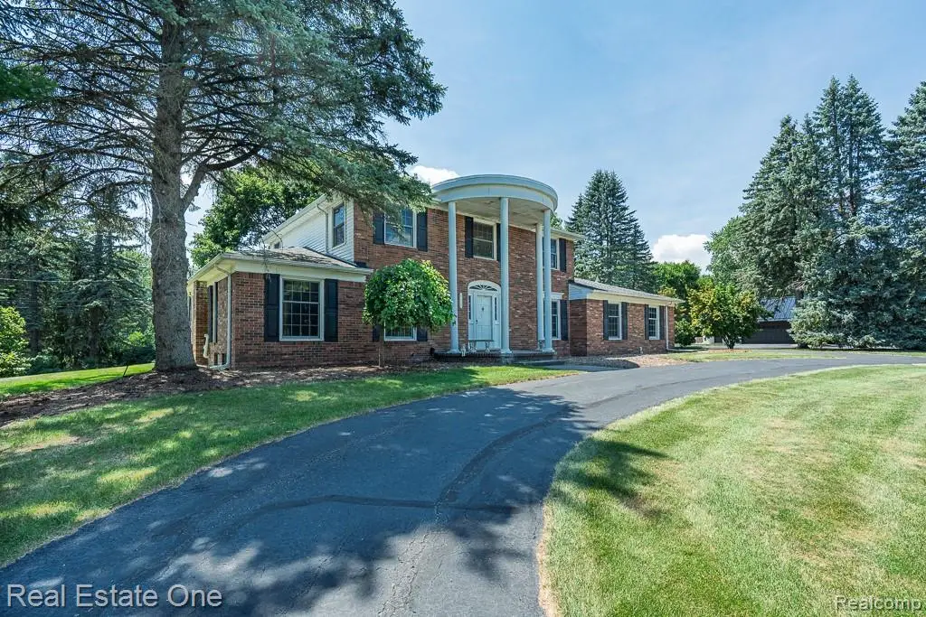 2633 New England Drive, Rochester Hills, MI 48309 - #1
