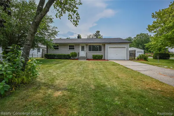 4241 N Michigan Avenue, Saginaw, MI 48604