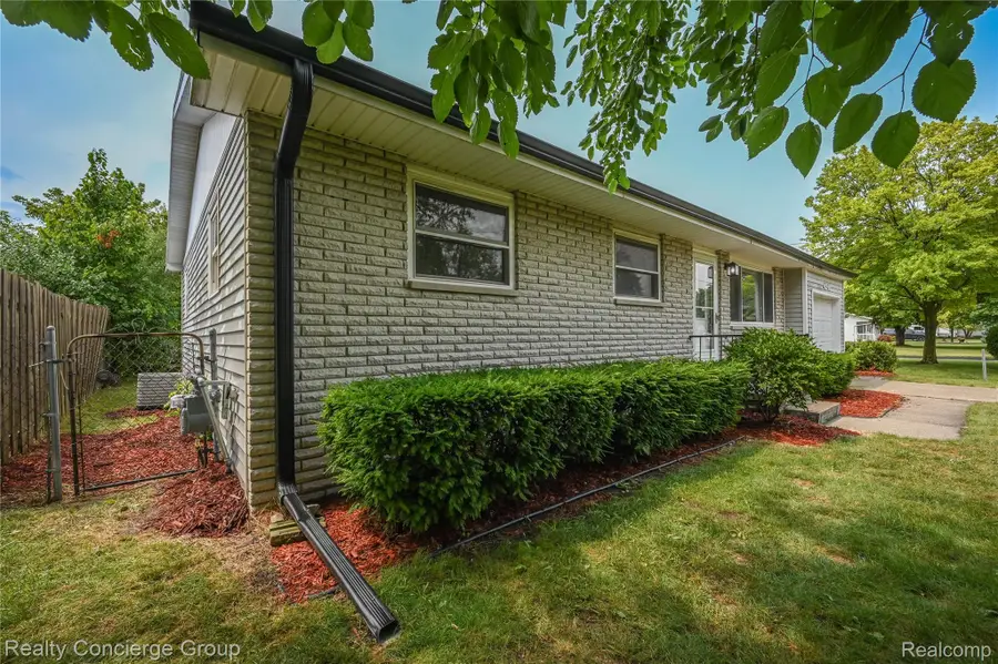 4241 N Michigan Avenue, Saginaw, MI 48604 - #3