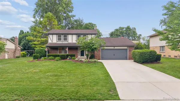 33143 Oak Hollow Street, FarmingtonHills, MI 48334