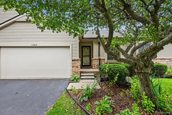 1954 Ash Court, Waterford, MI 48328