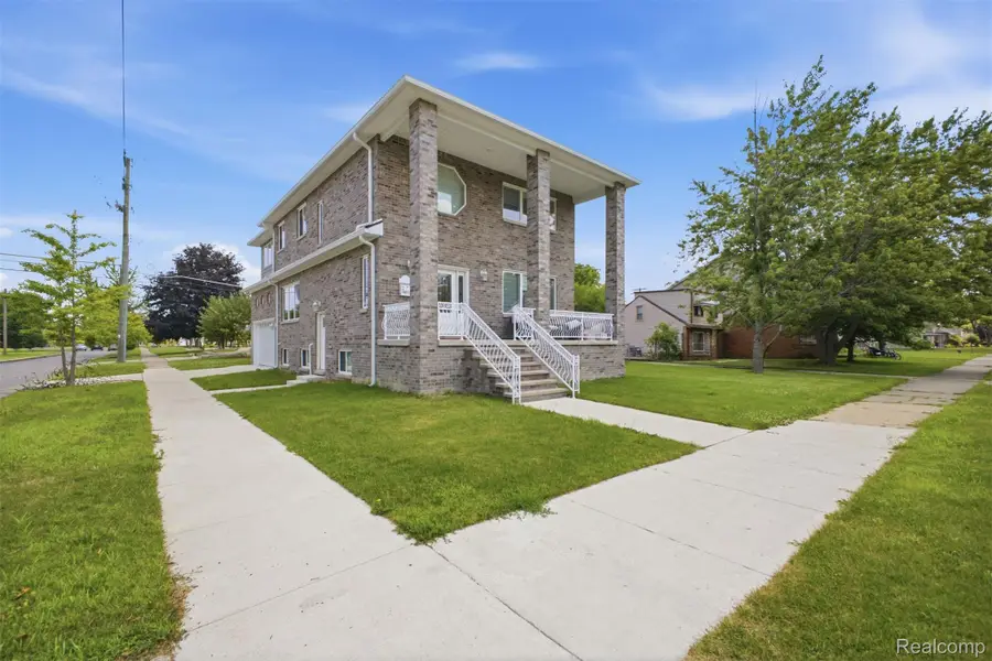 26172 Hass Street, Dearborn Heights, MI 48127 - #2