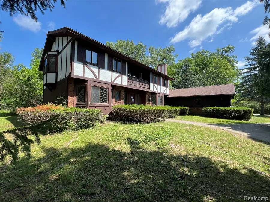 1250 Club Drive, Bloomfield, MI 48302 - #2