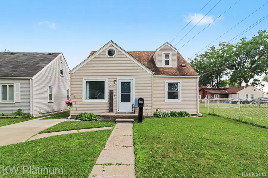 29123 Powers Street, Westland, MI 48186 - #2