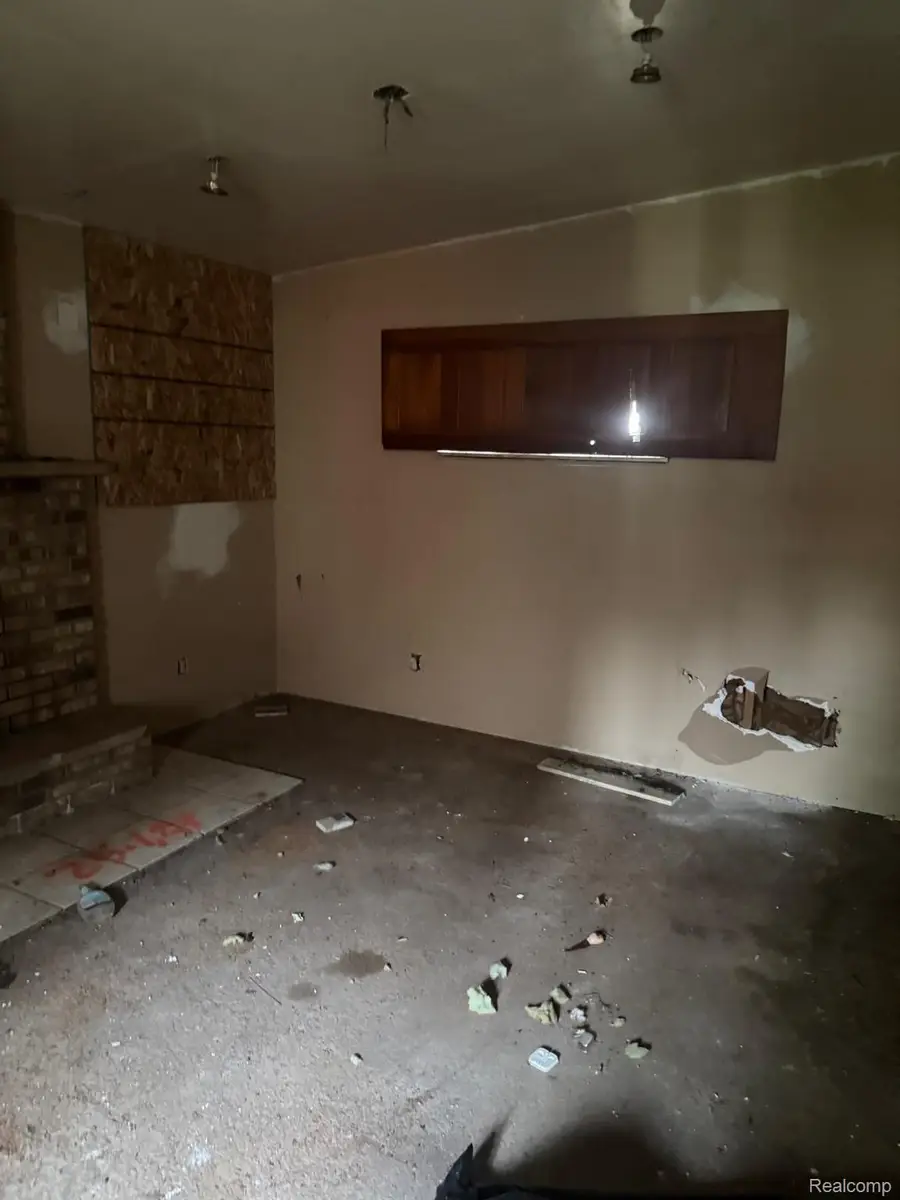 1383 Cleveland Avenue, Flint, MI 48503 - #3