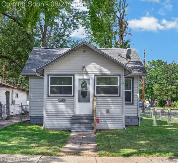 5749 Wilmer Street Nw, Westland, MI 48185