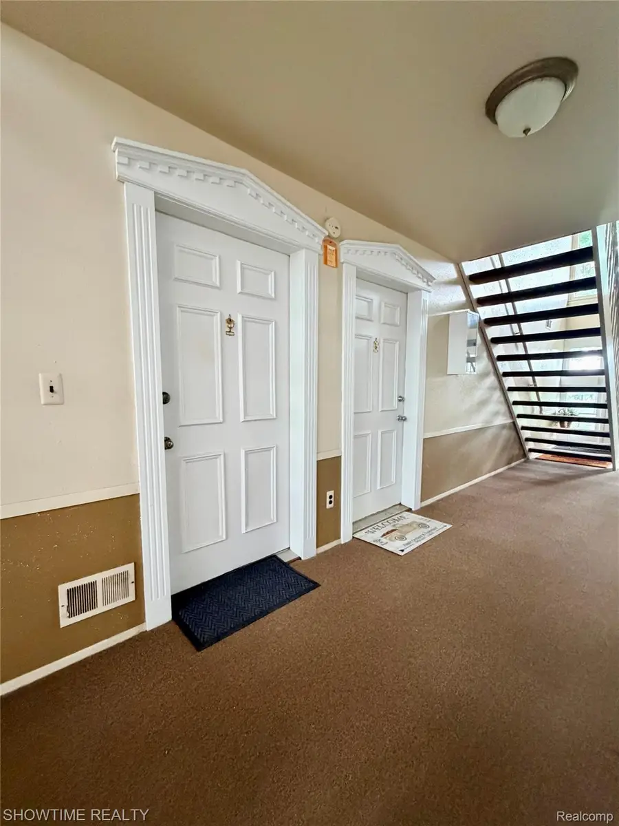 29117 Hayes Road #3, Warren, MI 48088 - #2