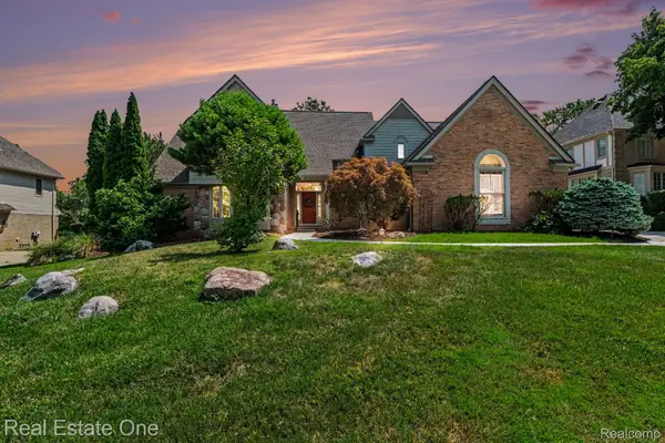 28988 Augusta, FarmingtonHills, MI 48331