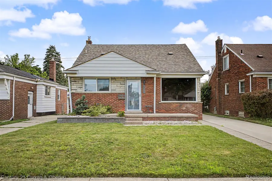 9952 Park Avenue, Allen Park, MI 48101 - #2