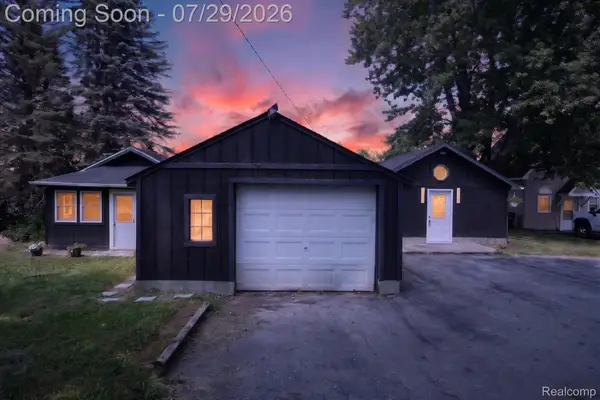 3515 Lakeview Drive, Ortonville, MI 48462