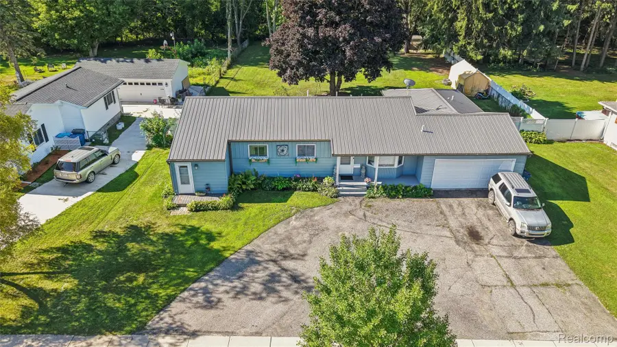 235 Airport Drive, Holly, MI 48442 - #2