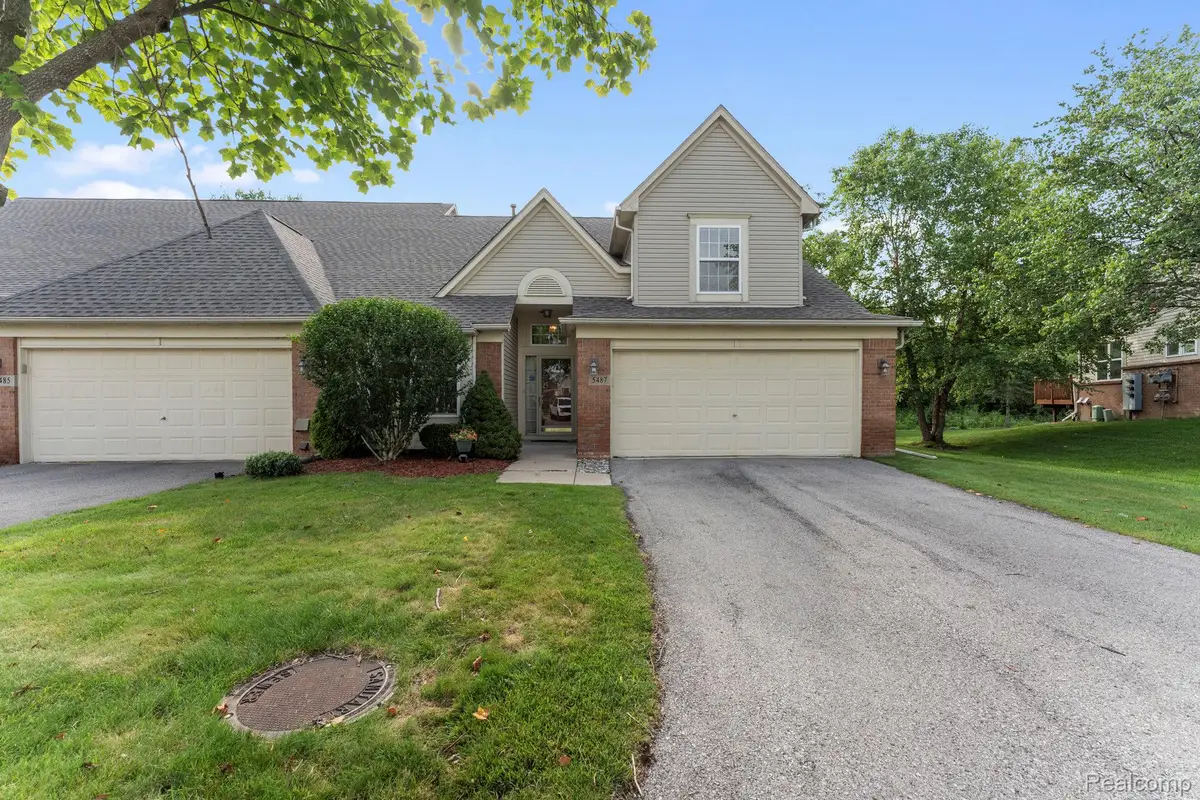 5487 Greenway Drive #82, Trenton, MI 48183 - #1