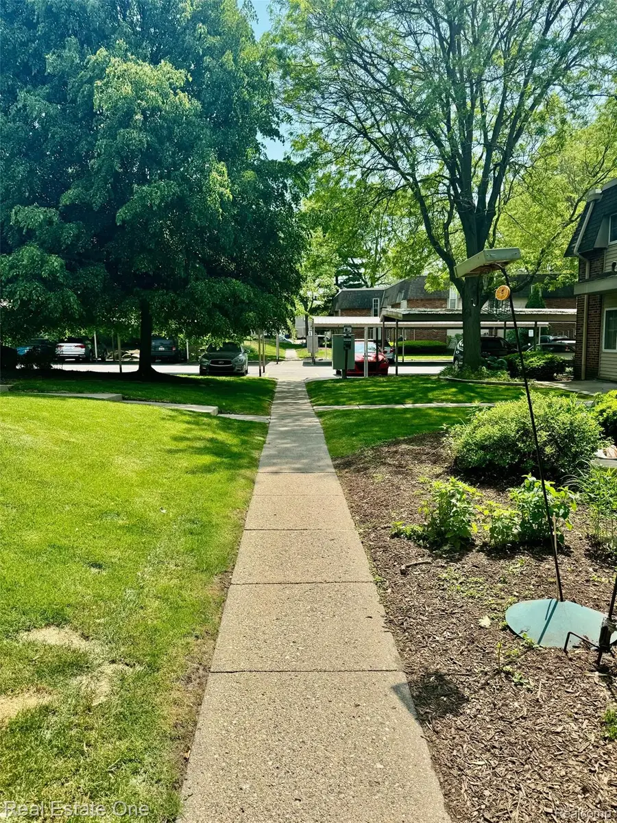 511 Longshore Drive, Ann Arbor, MI 48105 - #2
