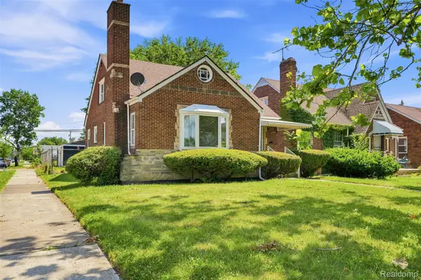 10346 Lakepointe Street, Detroit, MI 48224
