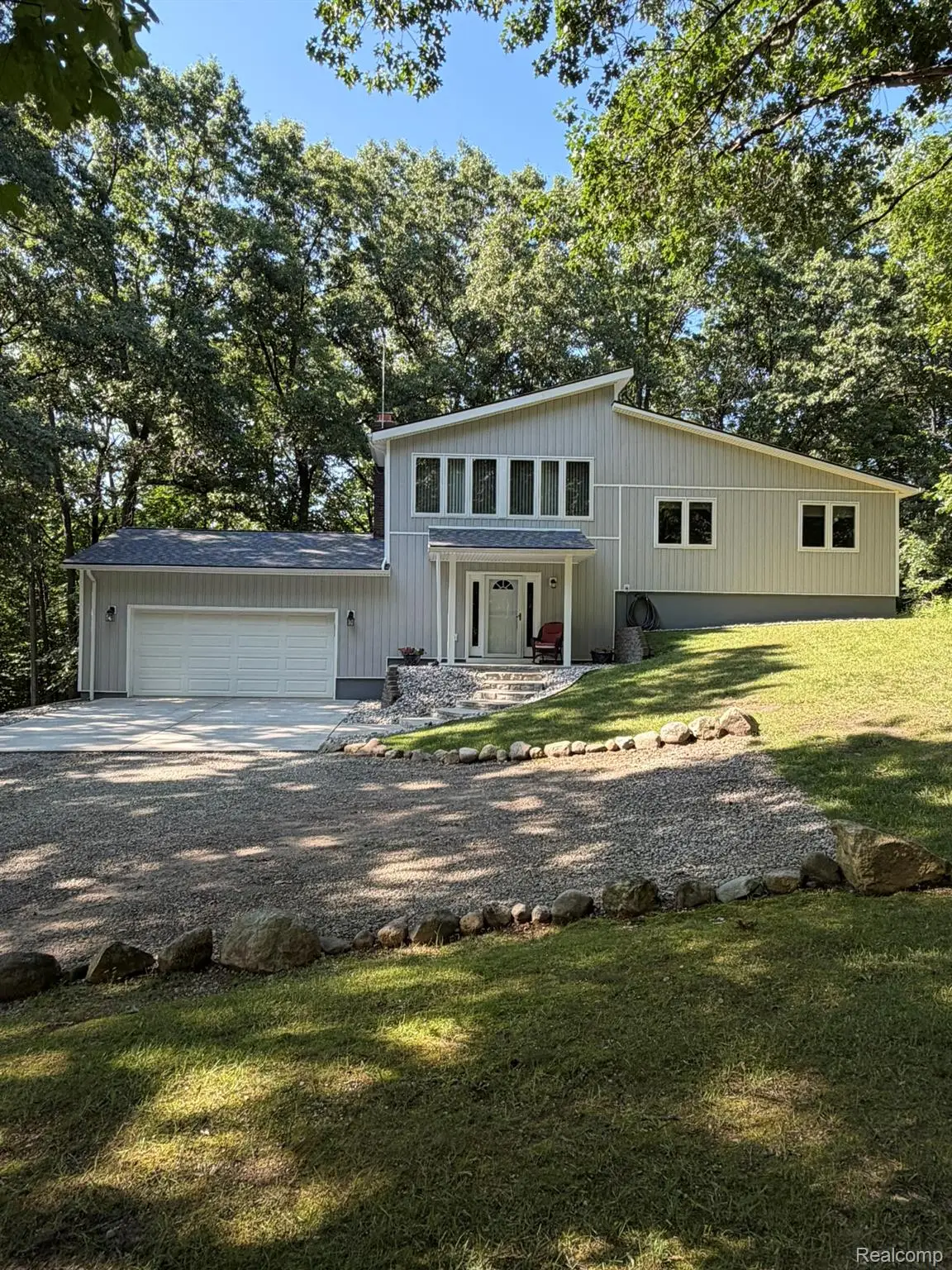 825 Rowlinson Lane, Ortonville, MI 48462 - #1