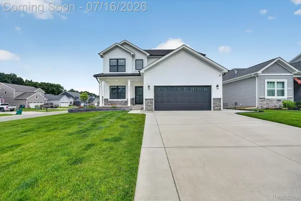 2133 Rolling Hills Drive, Holly, MI 48442