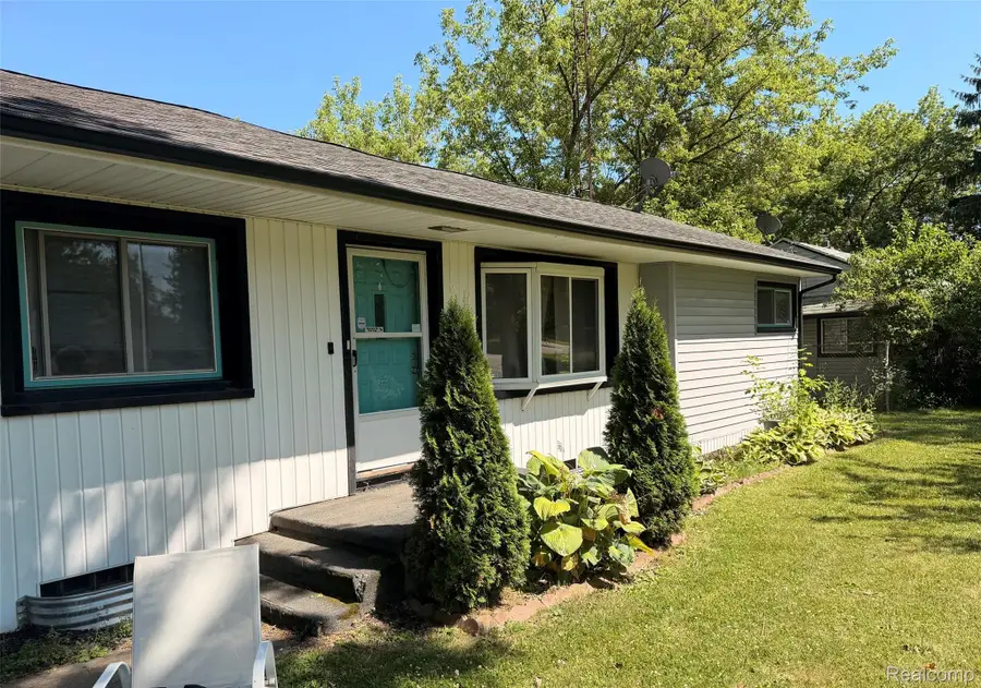 3110 N Jennings Road, Flint, MI 48504 - #3