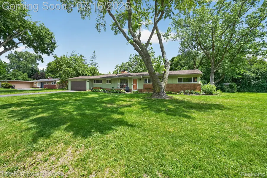 32710 Briarcrest Knolls, Farmington Hills, MI 48334 - #3