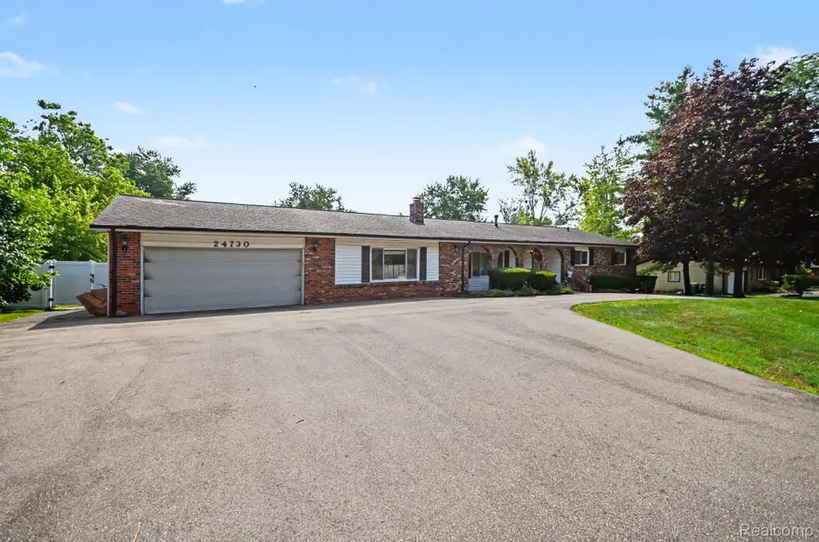 24730 Creekside Drive, Farmington, MI 48336 - #3