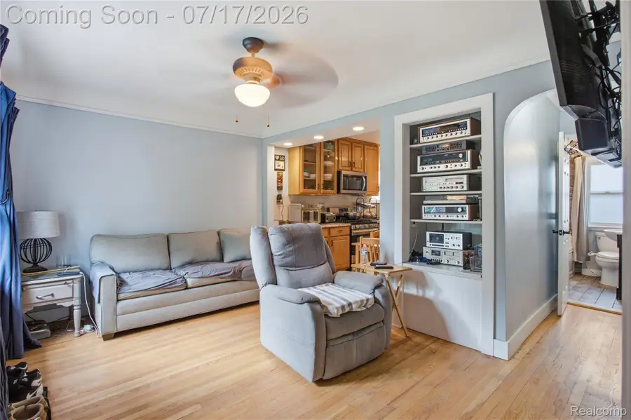 1070 Mollno Street, Wyandotte, MI 48192 - #2