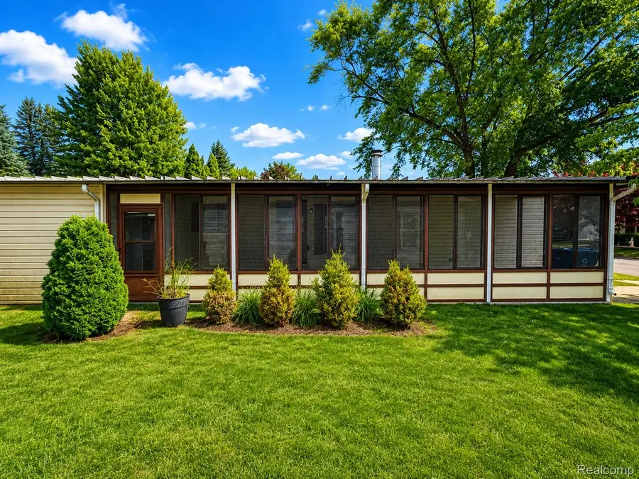 2663 Chickadee Street, Rochester Hills, MI 48309 - #2