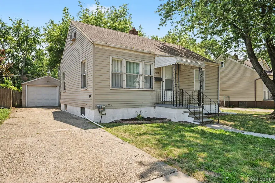 7516 Fisher Avenue, Warren, MI 48091 - #2