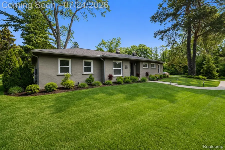 114 W Hickory Grove Road, Bloomfield Hills, MI 48304 - #3