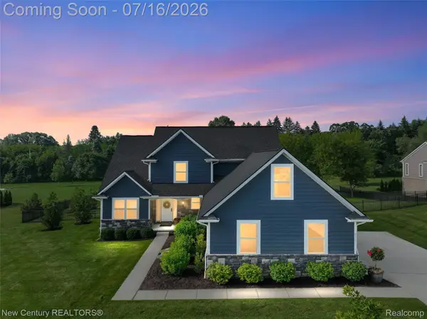 671 Braxwood Place, Milford, MI 48381