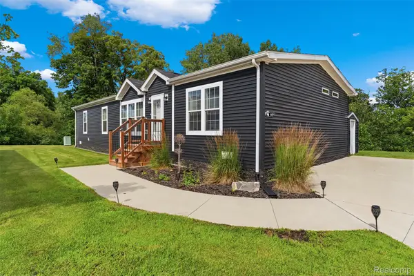 6450 Prince Boulevard, Fenton, MI 48430