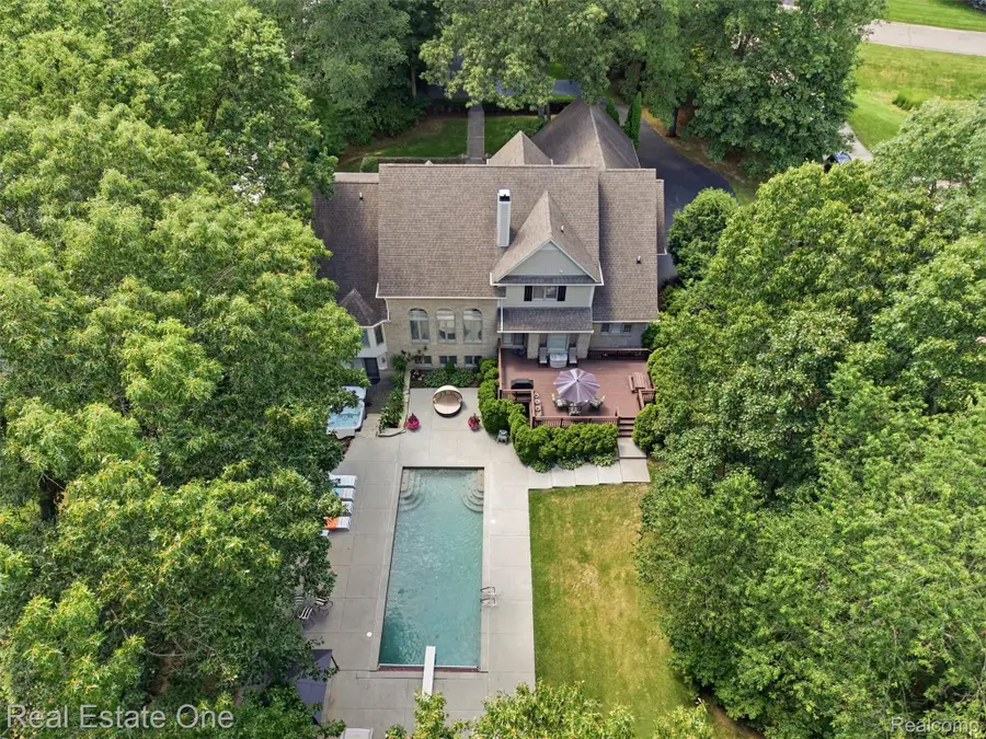 6140 Englewood Drive, Clarkston, MI 48346 - #2