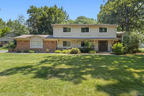 6711 Woodside Trail, WestBloomfield, MI 48322