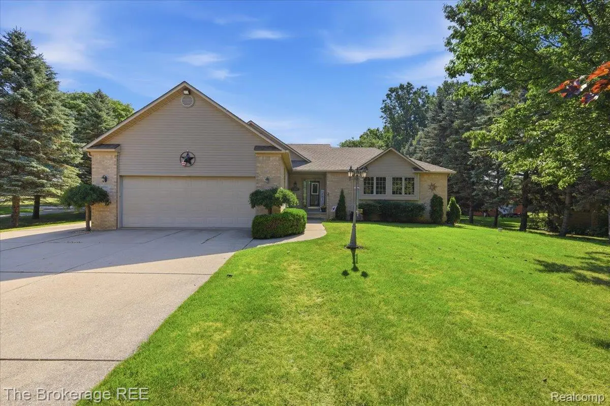 6057 Center Road, Grand Blanc, MI 48439 - #1