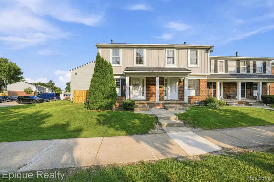 36412 Park Place Drive, Sterling Heights, MI 48310 - #2