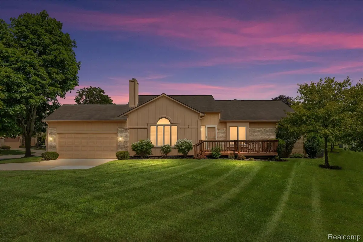 35144 Knollwood Lane, Farmington, MI 48335 - #1
