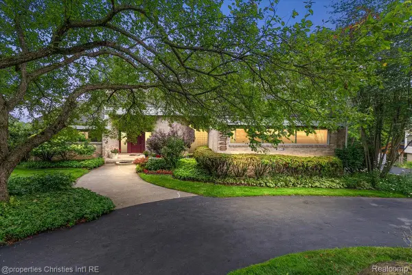 4948 Champlain Circle, WestBloomfield, MI 48323