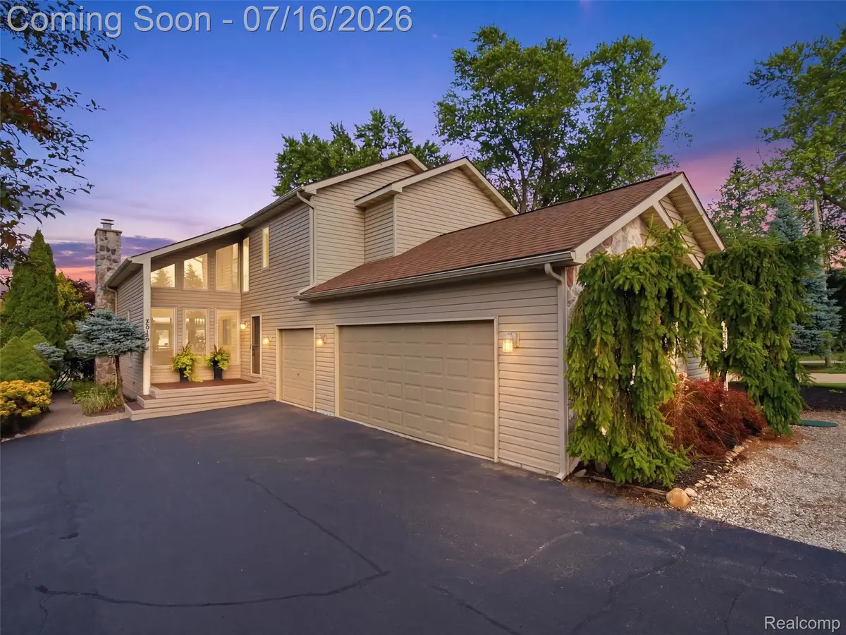 2314 N Duck Lake Road, Highland, MI 48356 - #1