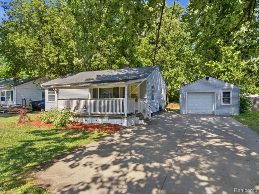 3328 Mills Acres Street, Flint, MI 48506 - #3