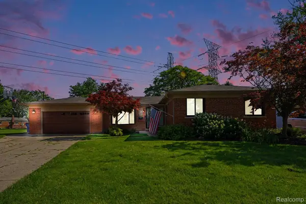 12485 Lutz Avenue, Warren, MI 48093