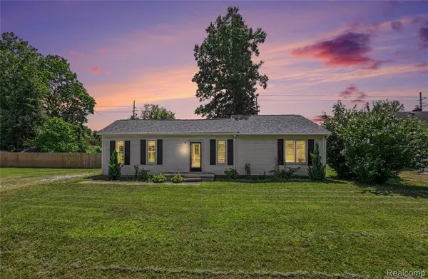 36951 Sibley Road, NewBoston, MI 48164