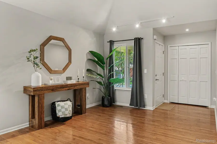 521 Macwilliams Lane #11, Royal Oak, MI 48067 - #3
