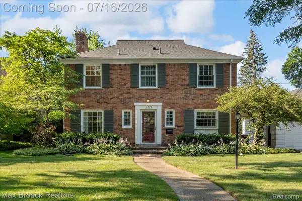 1292 Yorkshire Road, Birmingham, MI 48009
