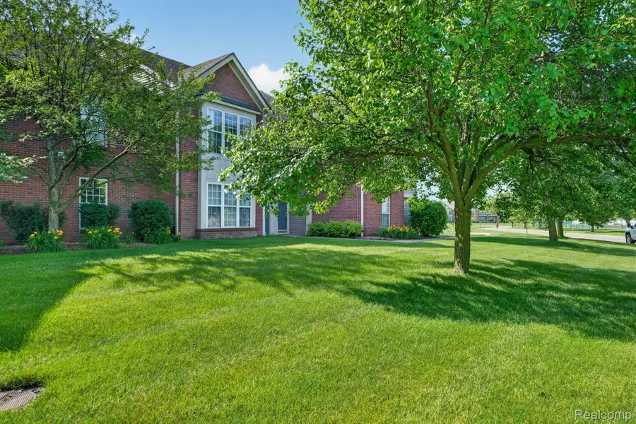 51844 Adler Park Drive E, Chesterfield, MI 48051 - #3