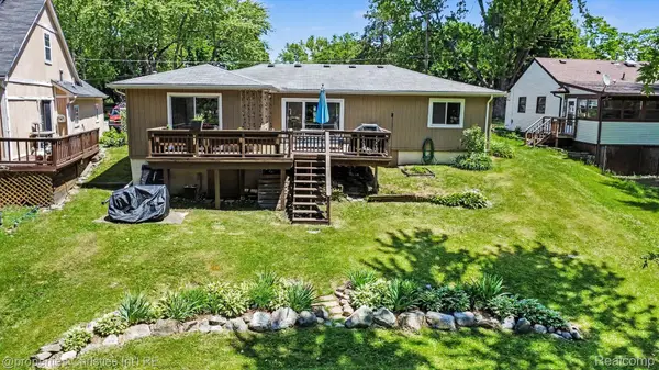 9567 Susin Lane, Clarkston, MI 48348
