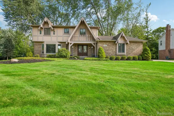 36339 Parklane Circle, FarmingtonHills, MI 48335