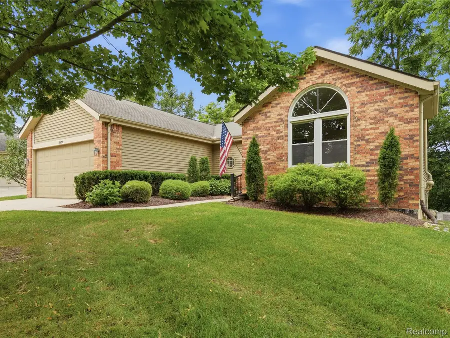 19533 Cardene Way, Northville, MI 48167 - #2