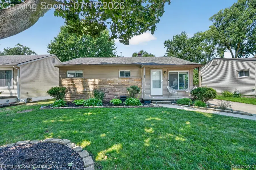 15101 Sunbury Street, Livonia, MI 48154 - #3
