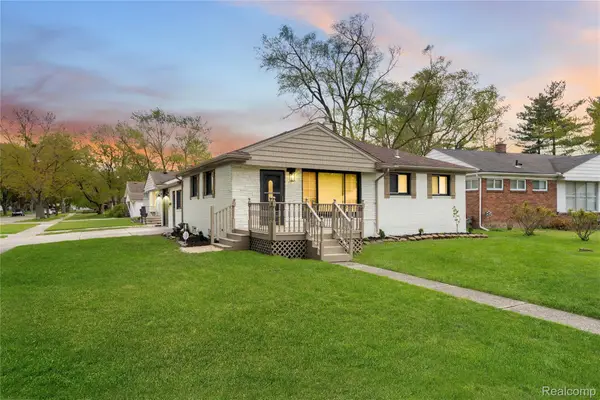 19420 Woodmont Street, HarperWoods, MI 48225