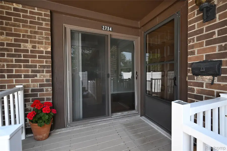 2734 Roundtree Drive, Troy, MI 48083 - #3