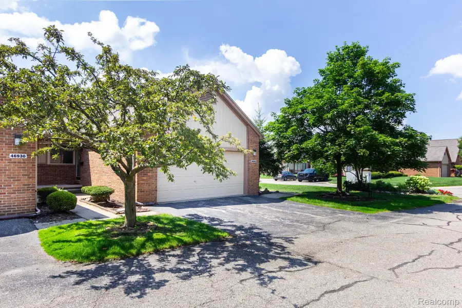 46910 Country Lane #12, Macomb, MI 48044 - #3