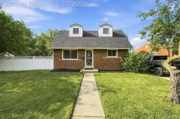 21201 E 12 Mile Road, StClairShores, MI 48081